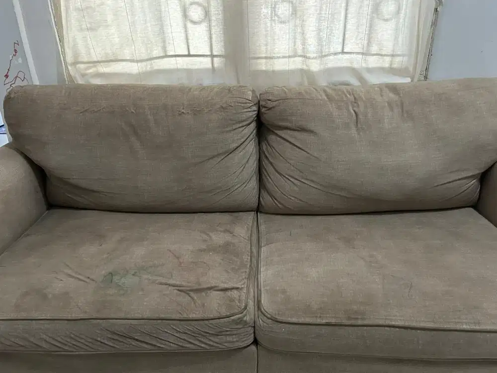 Sofa 2 seater besar brand Informa warna mocca