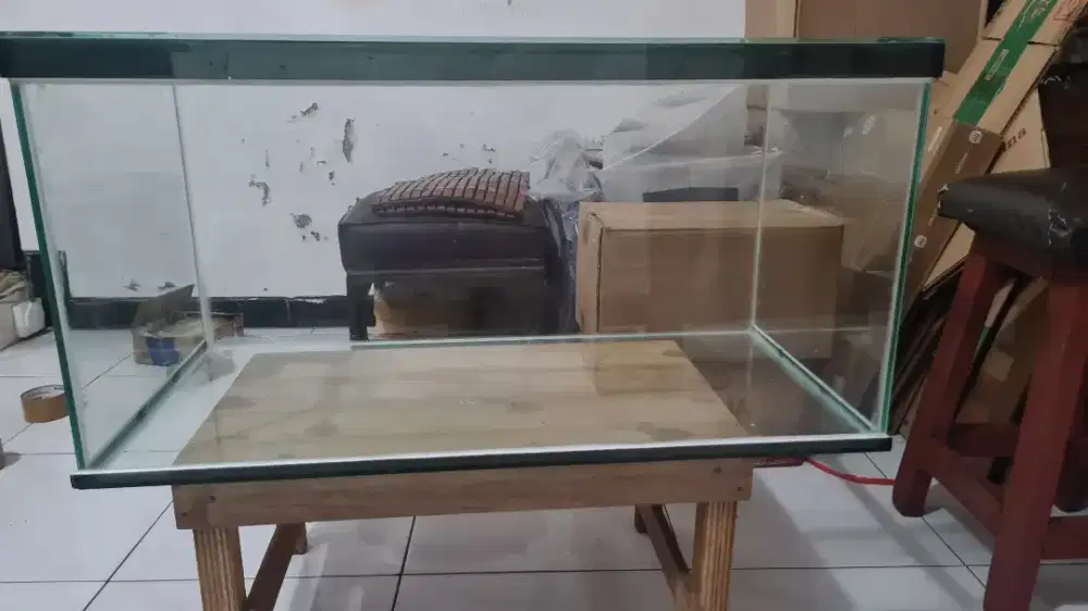 Jual Akuarium Ikan Hias Ukuran 80x40cm Like New