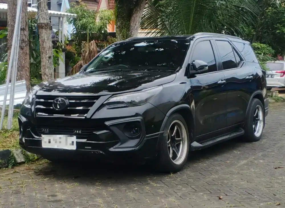 Fortuner VRZ TRDs matic solar murah aja