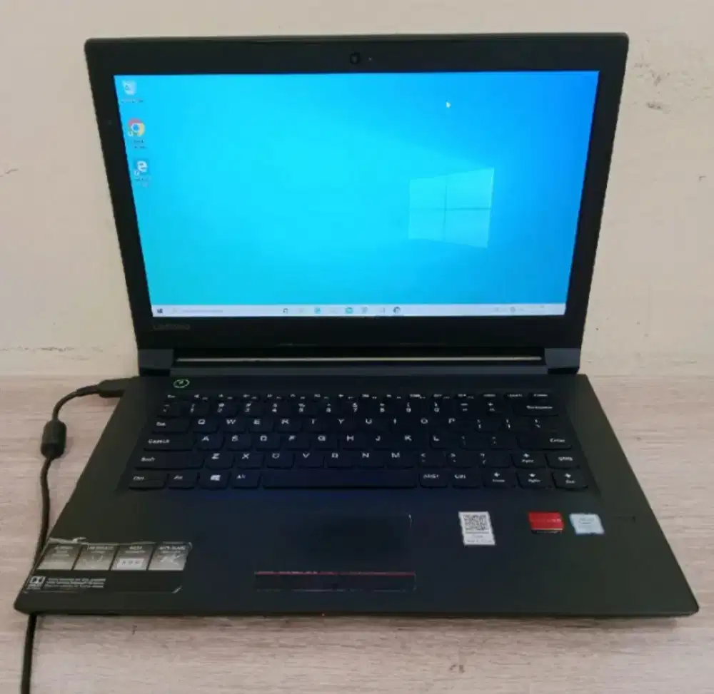 Lenovo v310/Intel core i3 GEN 6/SSD 256/dual VGA Radeon m430 joss