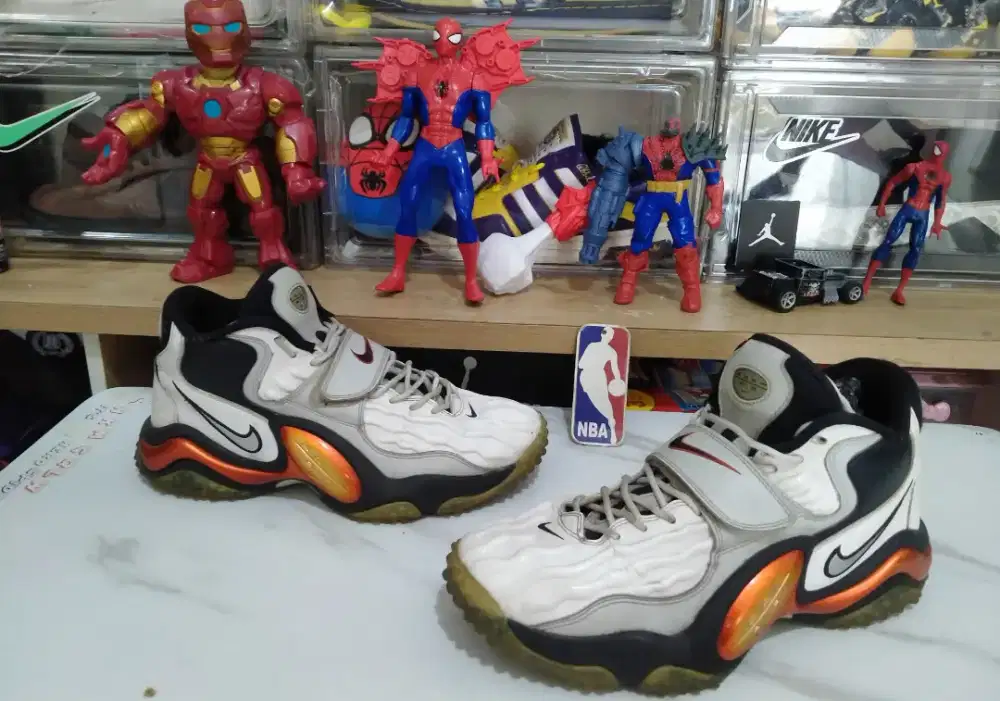 Sepatu Basket Nike Air Zoom Turf Vintage