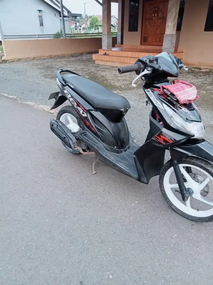 Bismillah jual motor Honda beat THN 2011.ss lengkap tapi matian