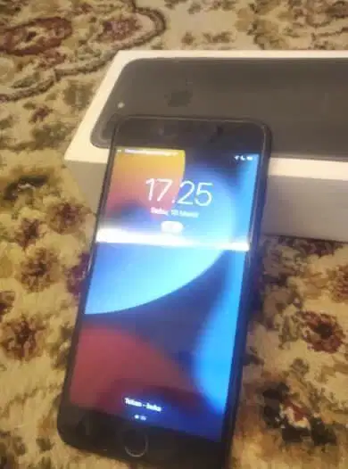 Iphone 7 plus 32gb, black, kamera mantap, harga sahabat!