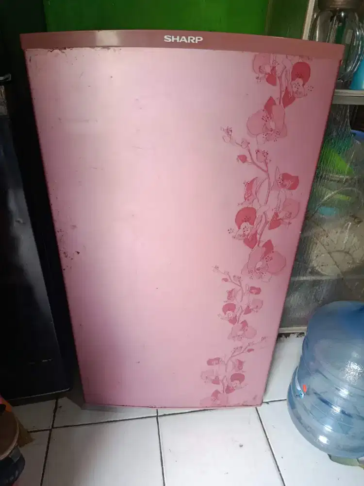 Kulkas 1 pintu merek Sharp