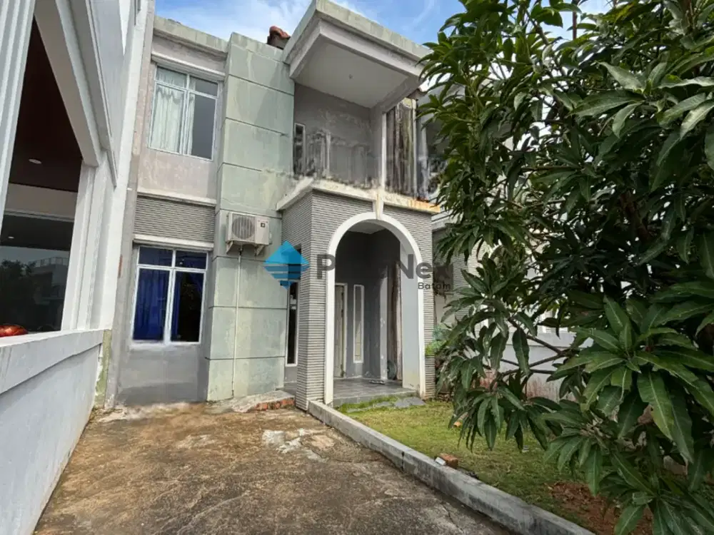 Rumah Palazzo 2 Lantai Dijual Taman Belakang Luas Teluk Tering