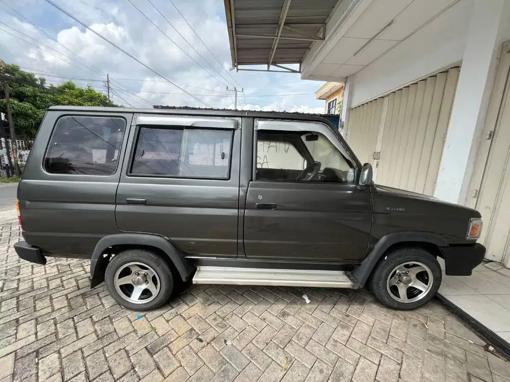 Toyota Kijang Super (Short)