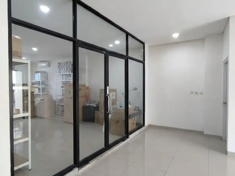 Ruko 3 Lantai full renov di Terrace 9 Suvarna Sutera Tangerang 1KA00015