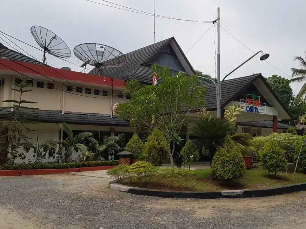 100m. ke. pantai.  dalam. komplek. mutiara. carita.