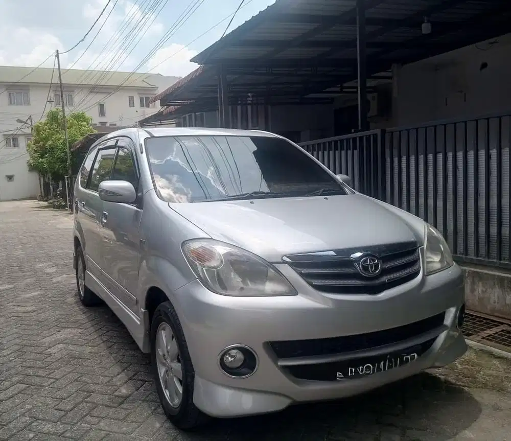 Avanza 1.5 Type S Silver