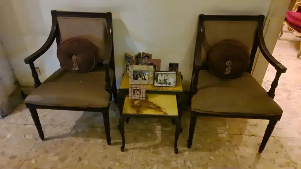Dijual 2 Kursi + Meja Onyx
