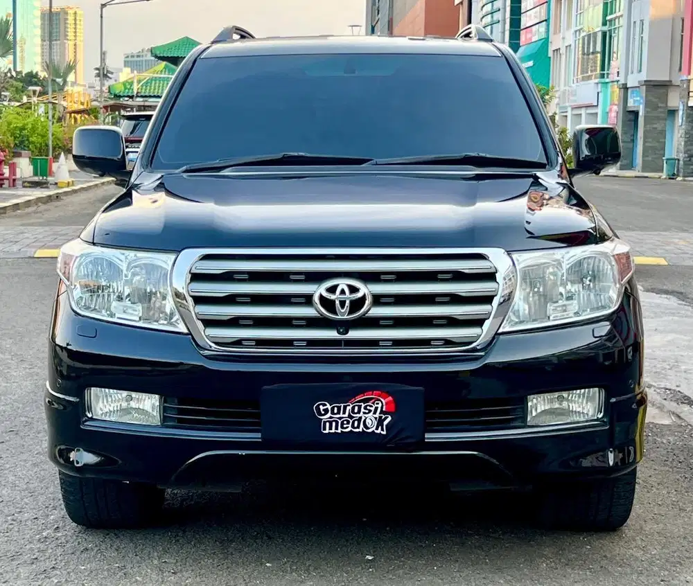Toyota Land Cuiser ZX LC Bensin 2010 Antik Low KM Murah Bekas Ganjil