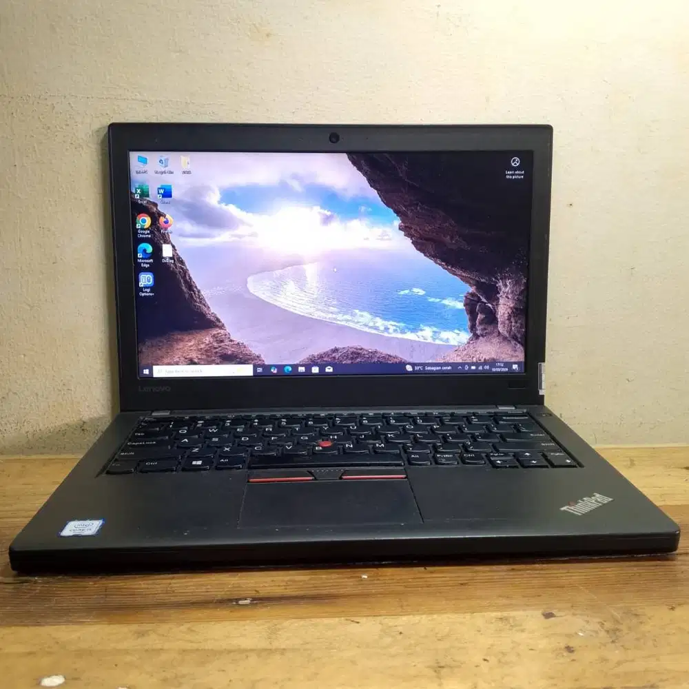 Lenovo Thinkpad core i5 gen 6 Ram 8 GB SSD 256 GB