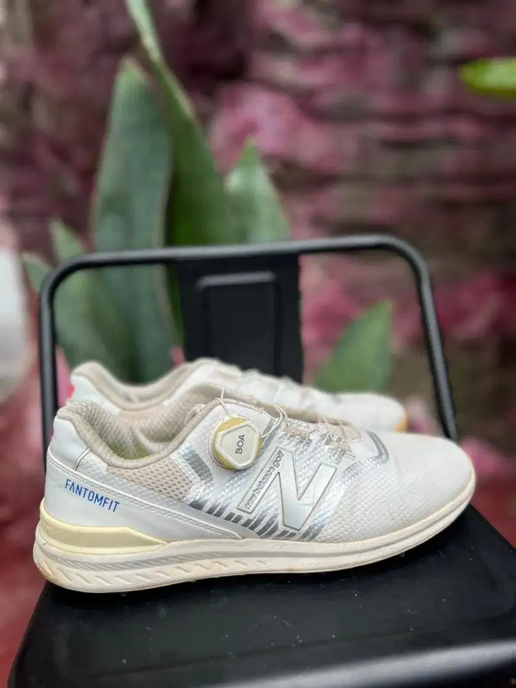 Dijual Sepatu NB Golf