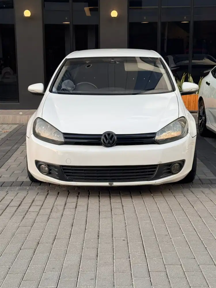 Volkswagen Golf 2010 Bensin