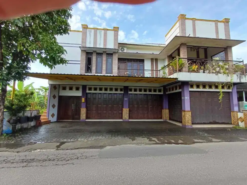 Disewakan bangunan Ruko 2 lantai pinggir jlan