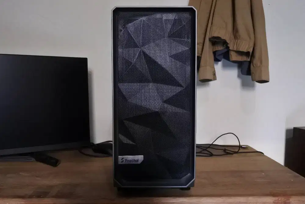 PC-Ryzen 5600-RX 6600-Vcolor 2X16GB DDR4-Solidigm P44 Pro 1TB-Fractal