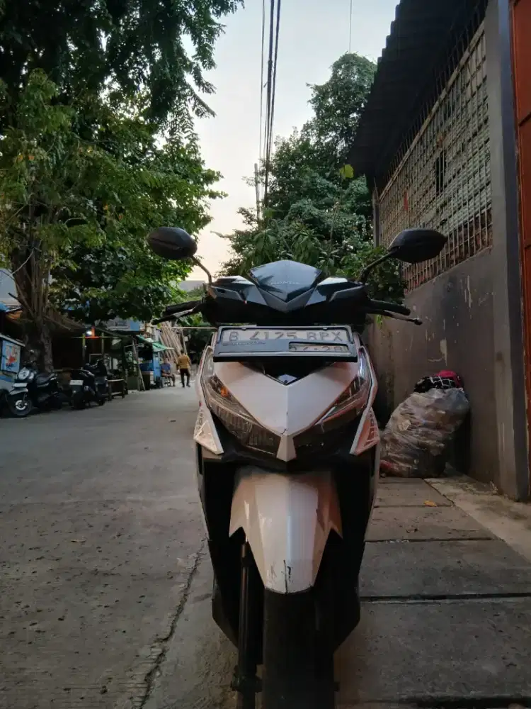 Vario 125 old led tahun 2018 putih