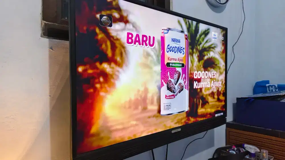 TV coocaa 40 inc, plus breket, setbox