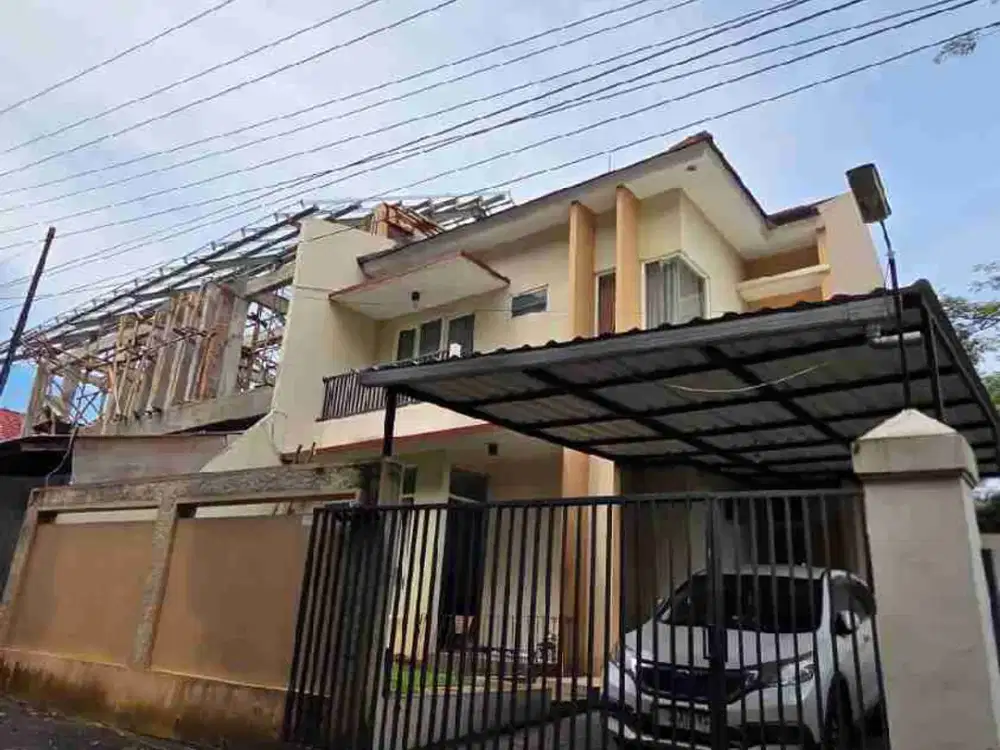 Rumah 2 Lantai Siap Huni di Bukit Sari Semarang