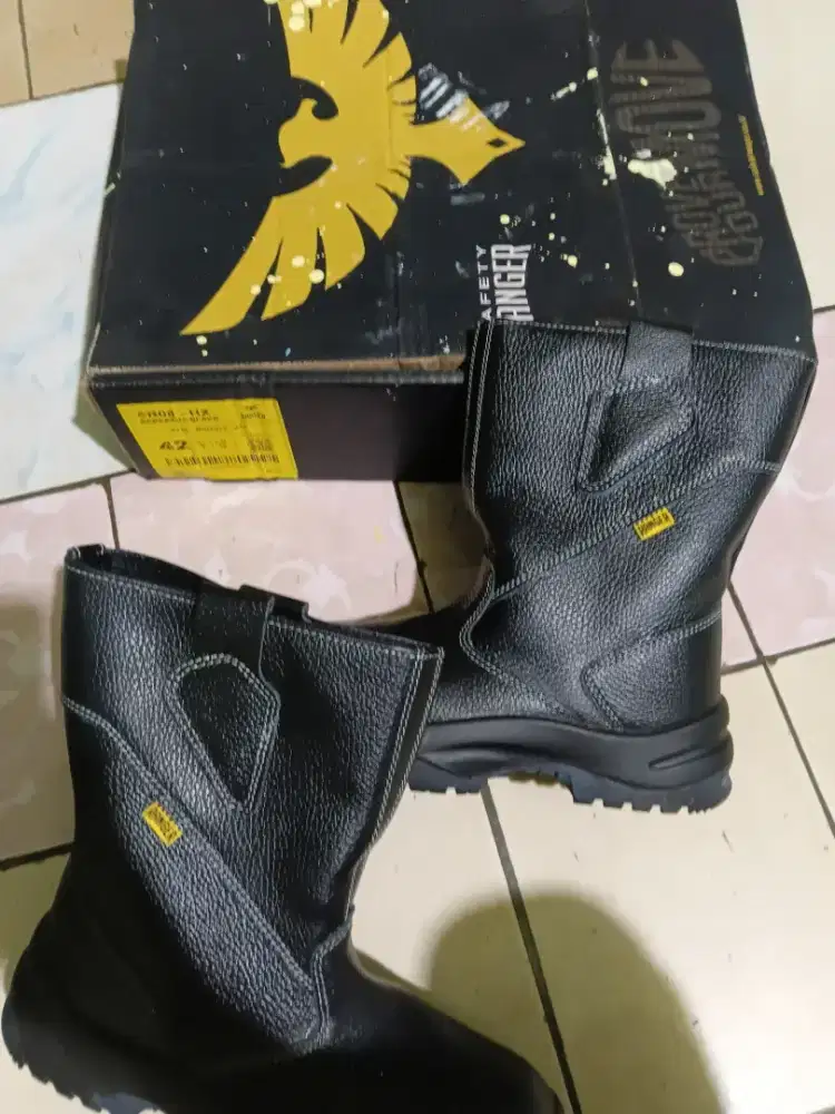 sepatu safety ranger baru