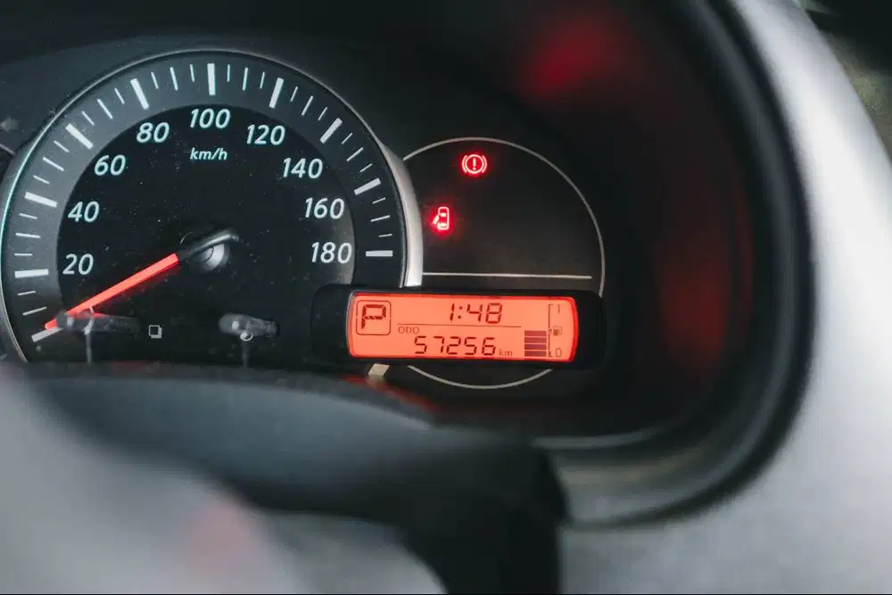 KM50rb March CBU 2015 Nissan 2016 L merah XS