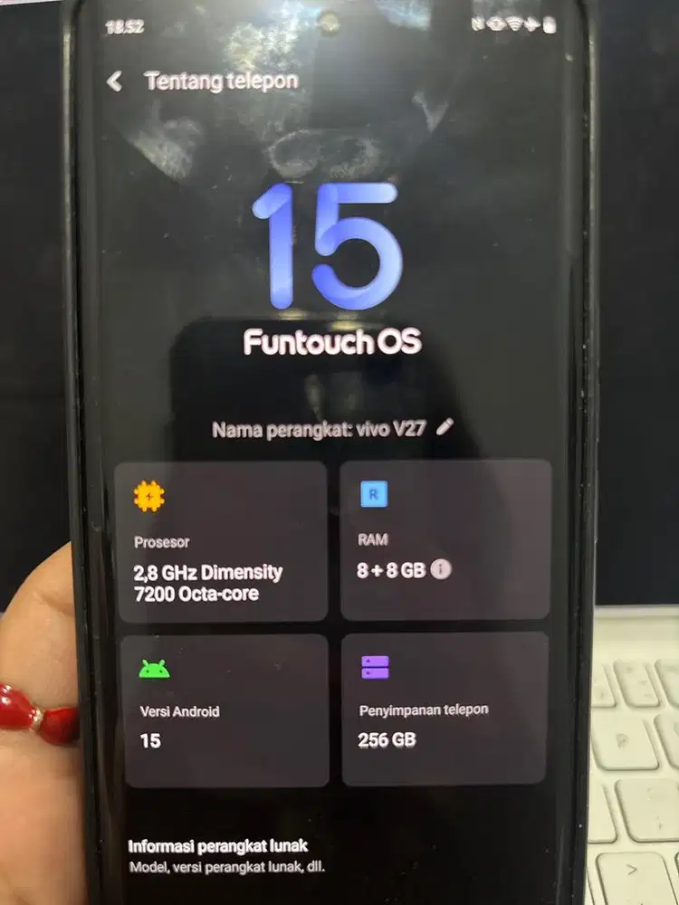 VIVO V27 256 gb RAM 8+8