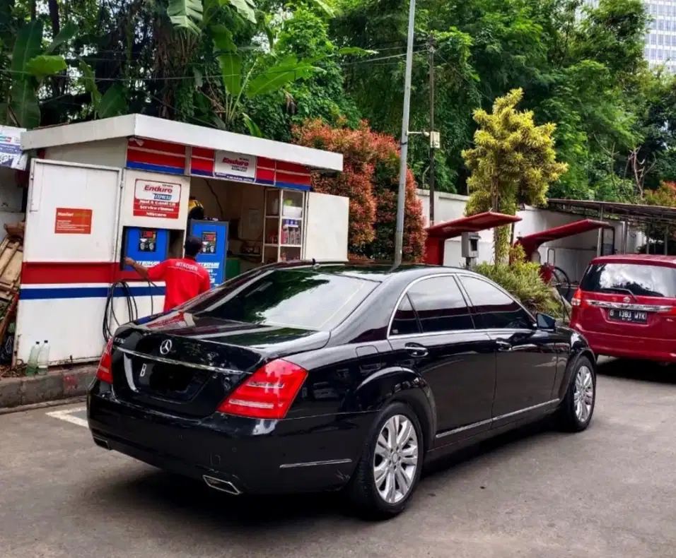 Dijual Mobil Mercedes S350 (W221) tahun 2010