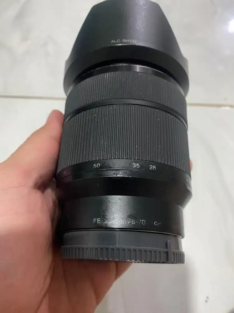 Lensa Sony FE 28-70mm (Full Frame)