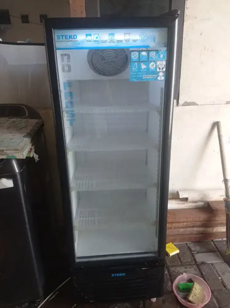 Di jual showcase 4 rak