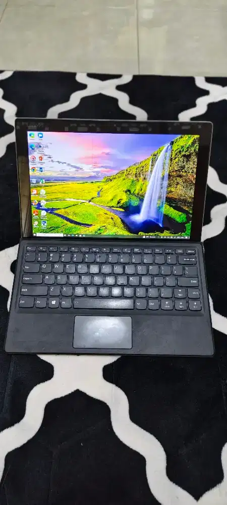 Lenovo MIix 520/Core i7-6500/RAM 8GB/SSD 256GB/12 TOUCH (MINUS DIKIT)