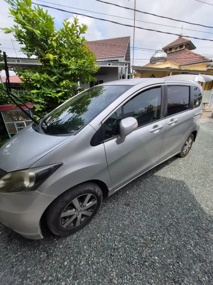Honda freed PSD 2011 automatic