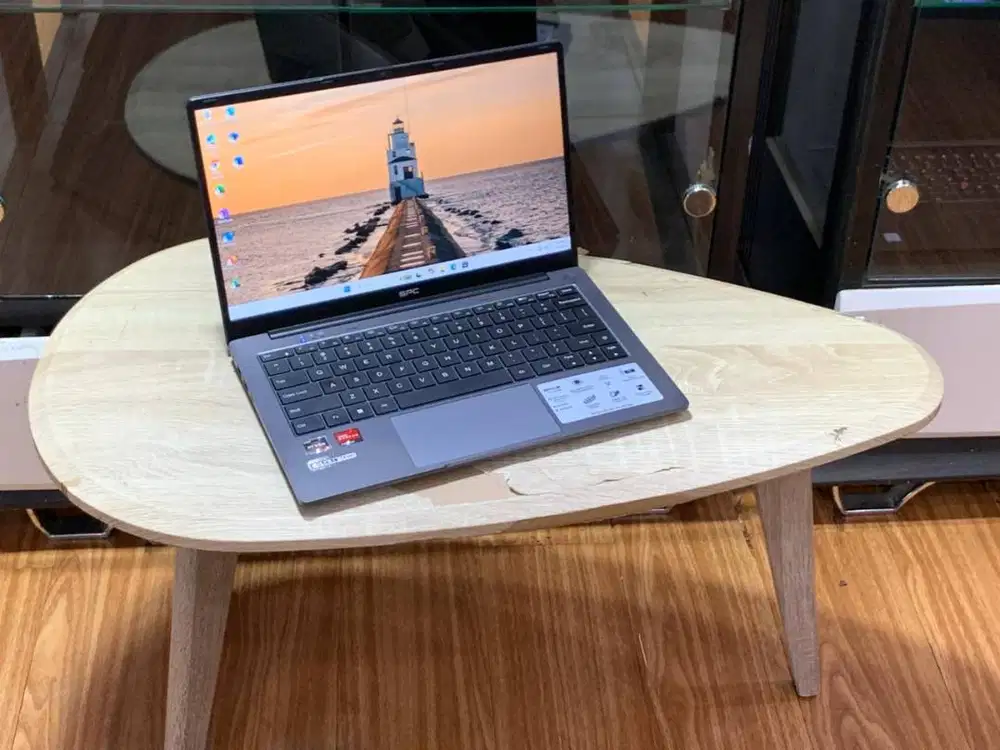 Laptop Spek Grafis Merk SPC X1 Style 5 AMD Ryzen 5 Resolusi FullHD