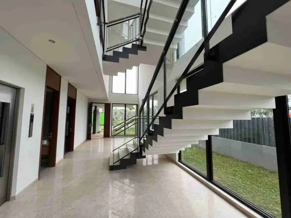 Disewakan/Dijual Rumah Hoek 3lt Cluster Lyndon Navapark Bsd