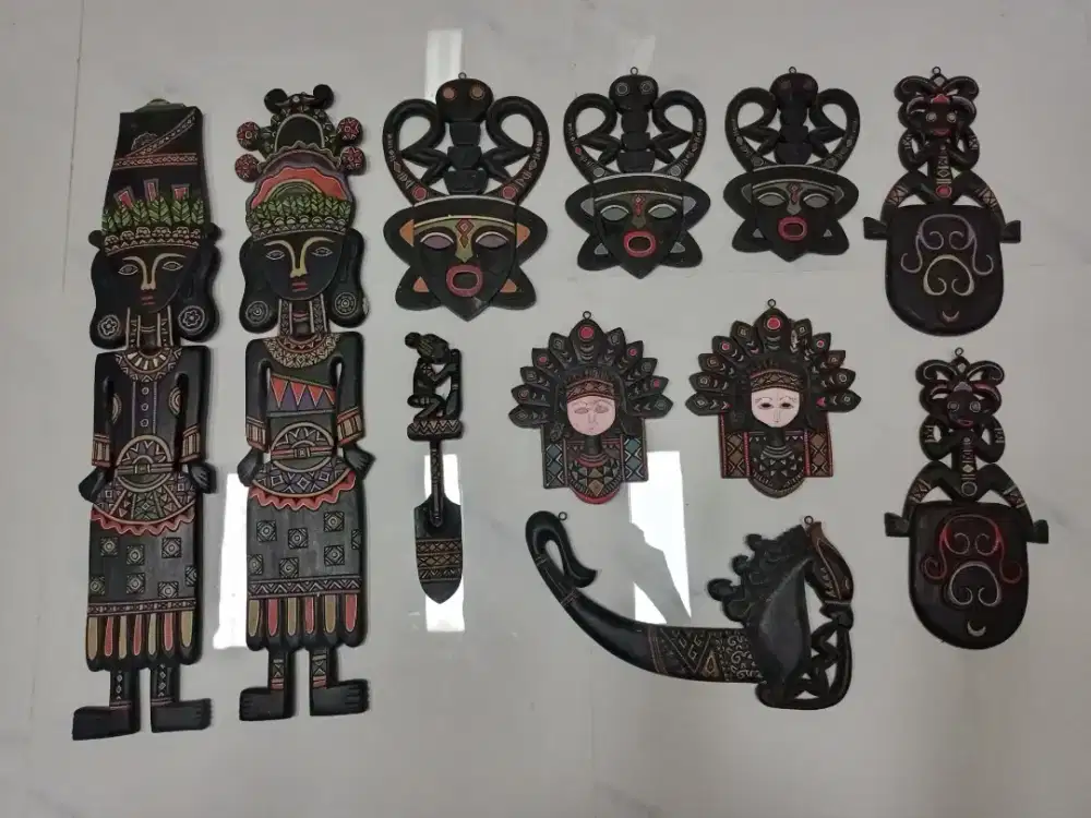 Pajangan Dinding Antik