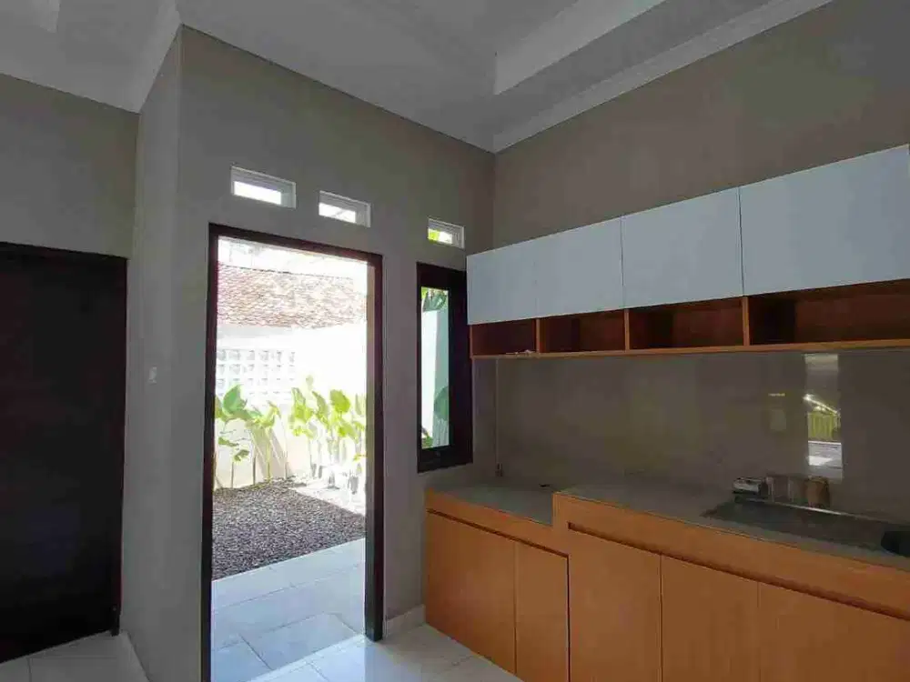 Dijual rumah istimewa di dekat kampus uii pusat jl kaliurang km13