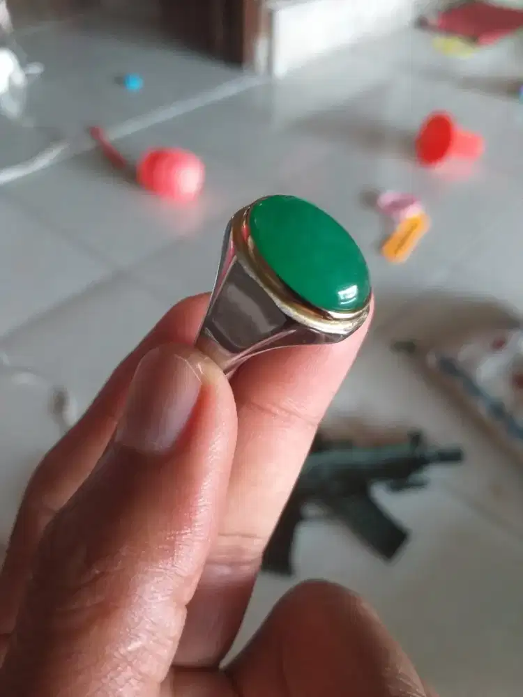 Batu giok asli alami