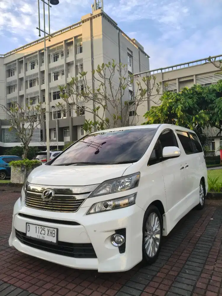 Toyota VELLFIRE ZG CBU JAPAN
