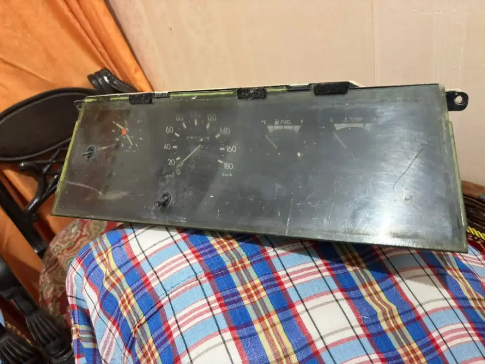 Dijual Spidometer Corolla DX th 1981