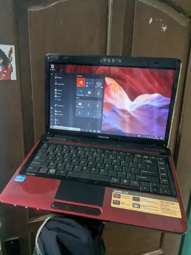Laptop Toshiba L745 Core I5 Ram 4 Normalan Tinggal Pake Aja