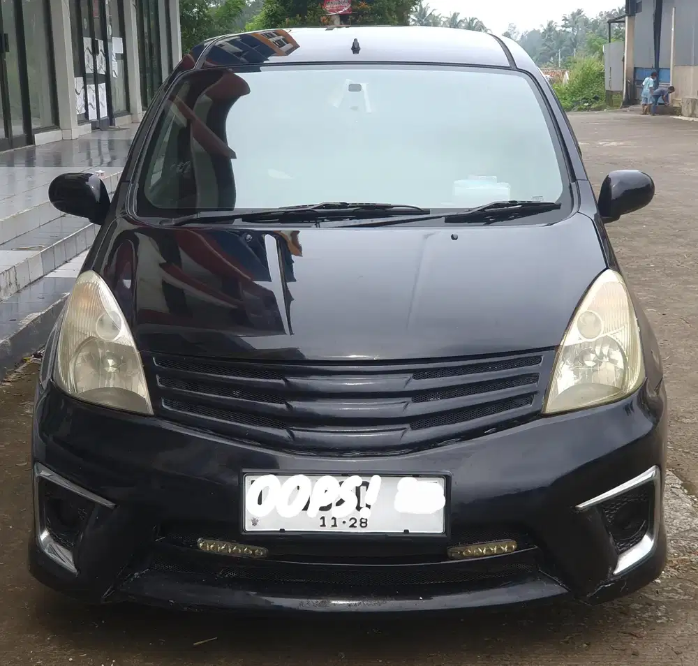 Nissan Grand livina 2012 Bensin