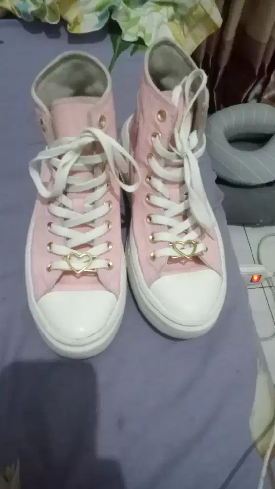 Sepatu Converse Chuck Taylor