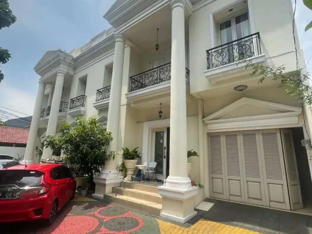 Dijual rumah 2 lantai di Jalan Tebet Timur