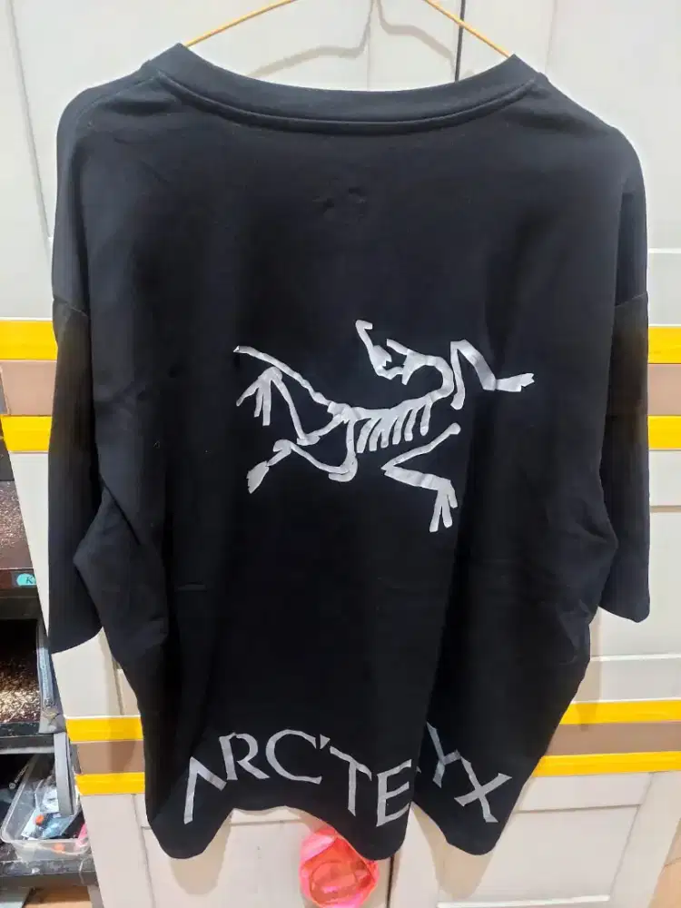 Kaos Arcteryx bekas