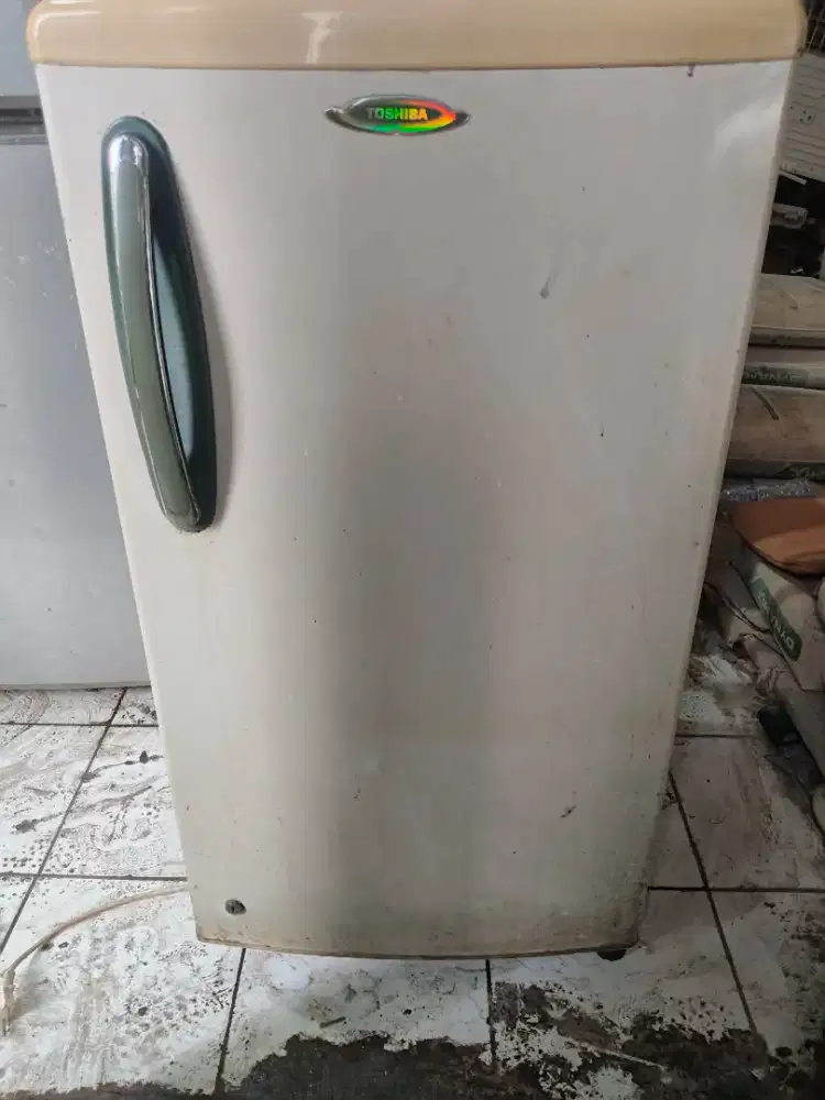 Freser 4rak toshiba orisinil normal beku siap pakai