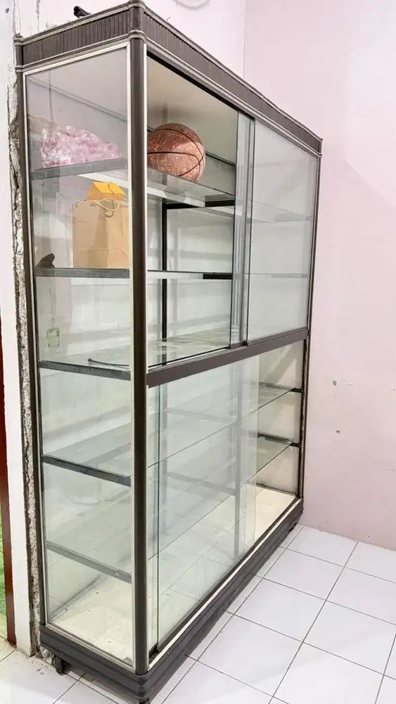 Rak Kaca Etalase