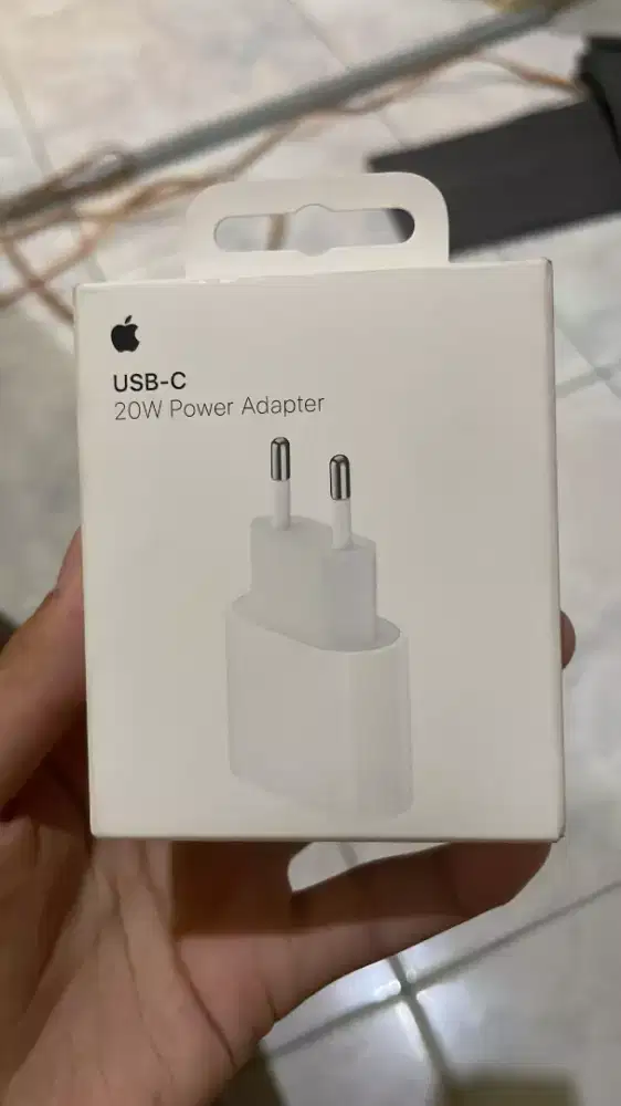 Cargher iPhone ORI bawaan beli iBox