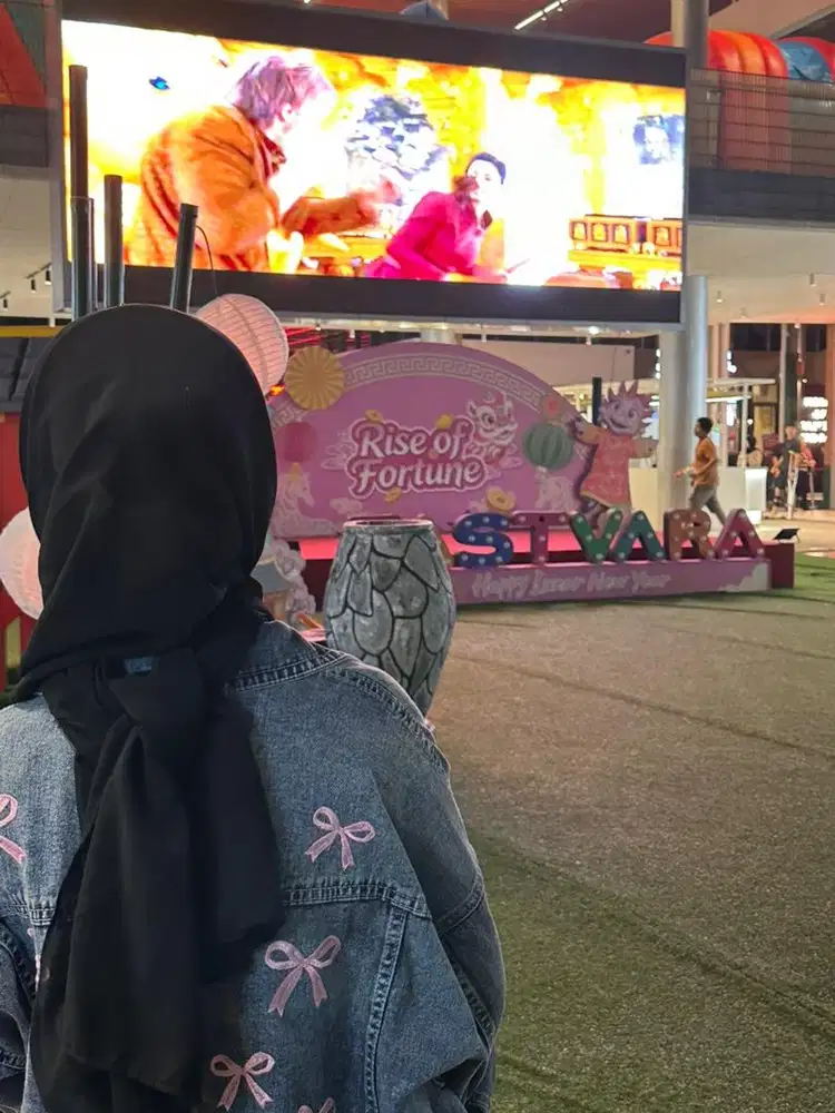 Di cari pengasuh / Art