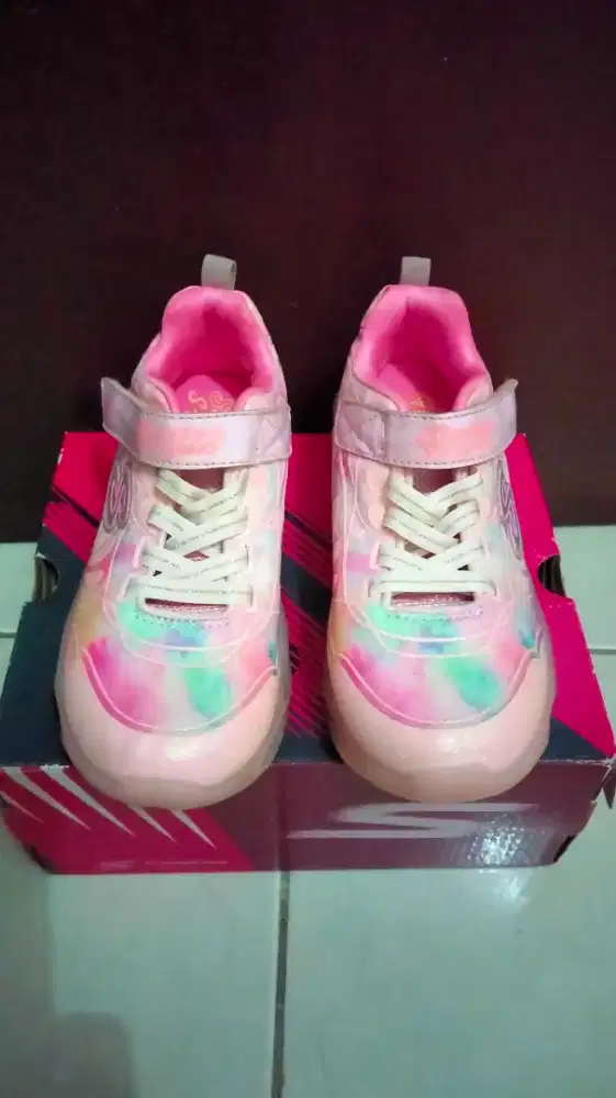 Sepatu Kets warna warni