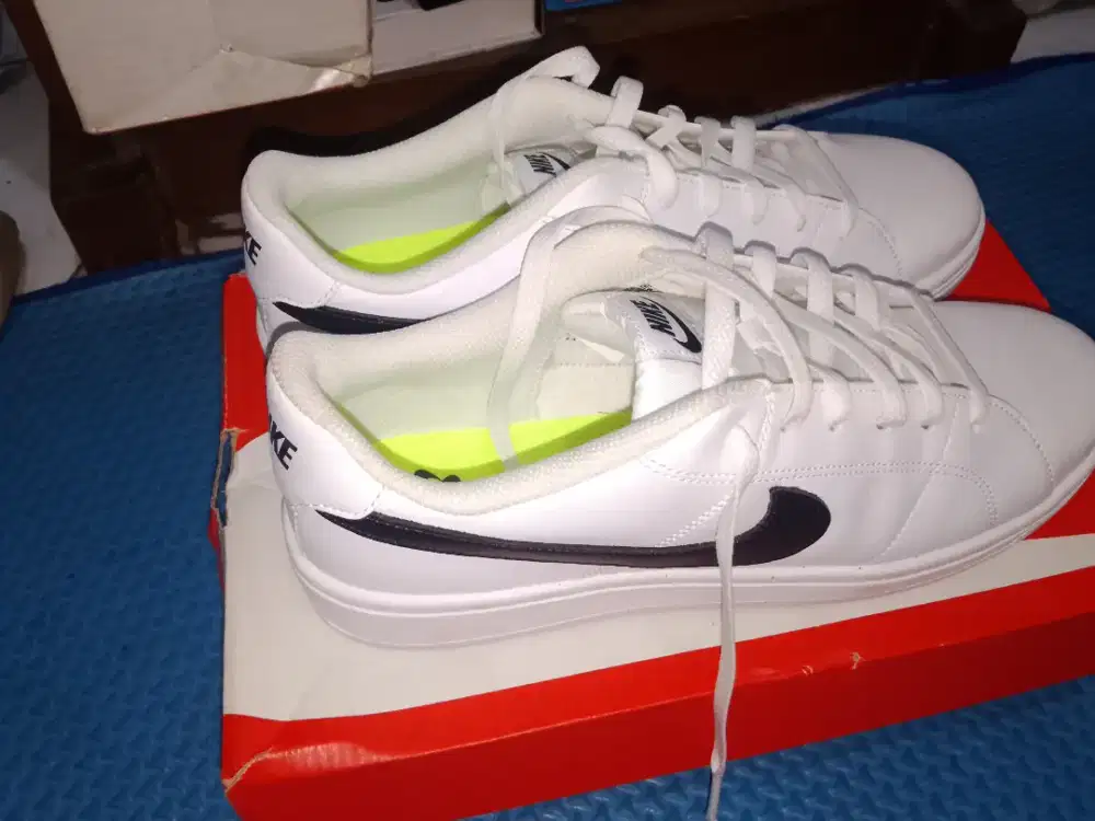 Nike court Royale (BNIB)