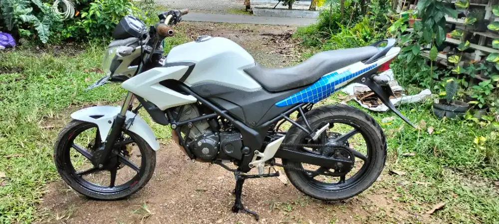 CB 150 R old th 2013